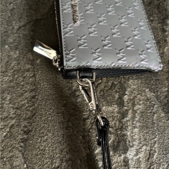 NWOT Michael Kors Logo Patent Leather Card Case Wallet Wristlet - Picture 10 of 13